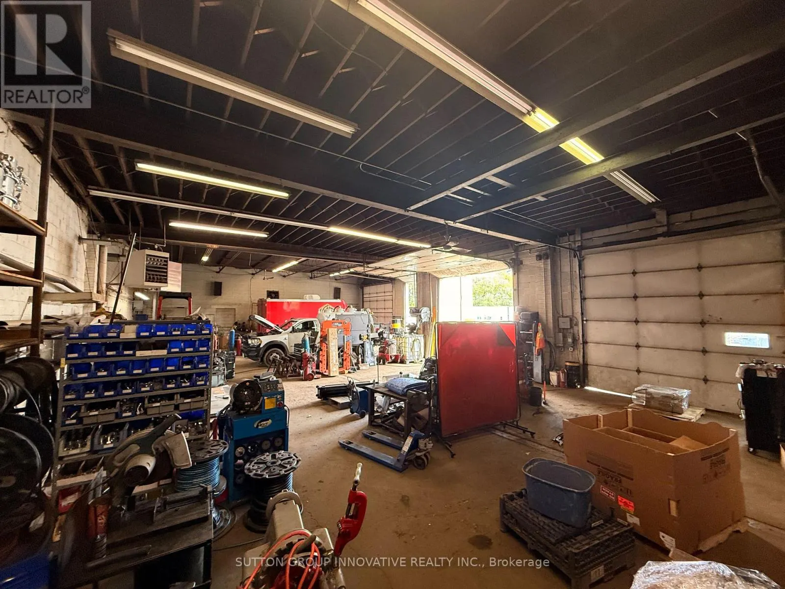 2070 QUEENSWAY DRIVE