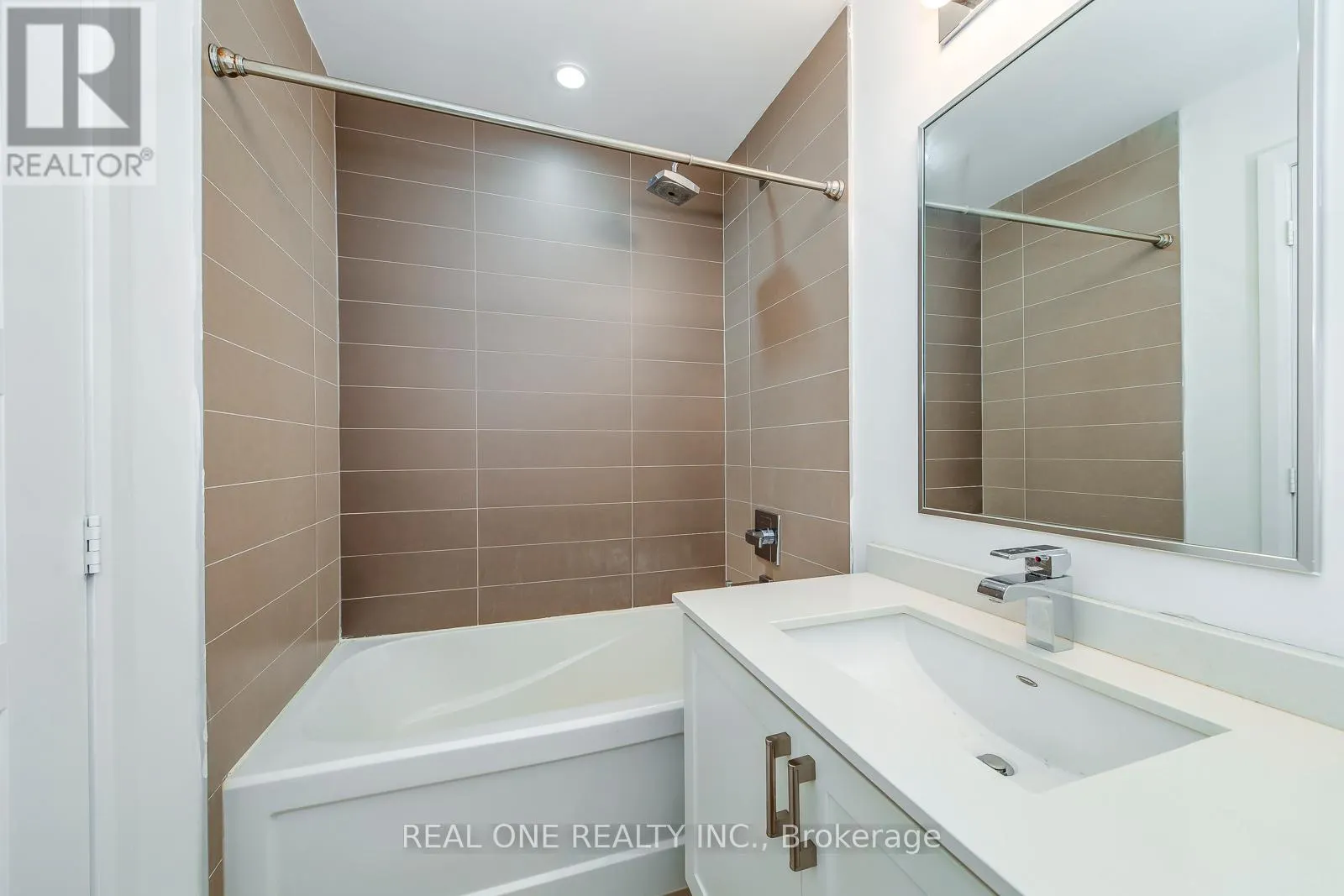 608 - 2470 PRINCE MICHAEL DRIVE