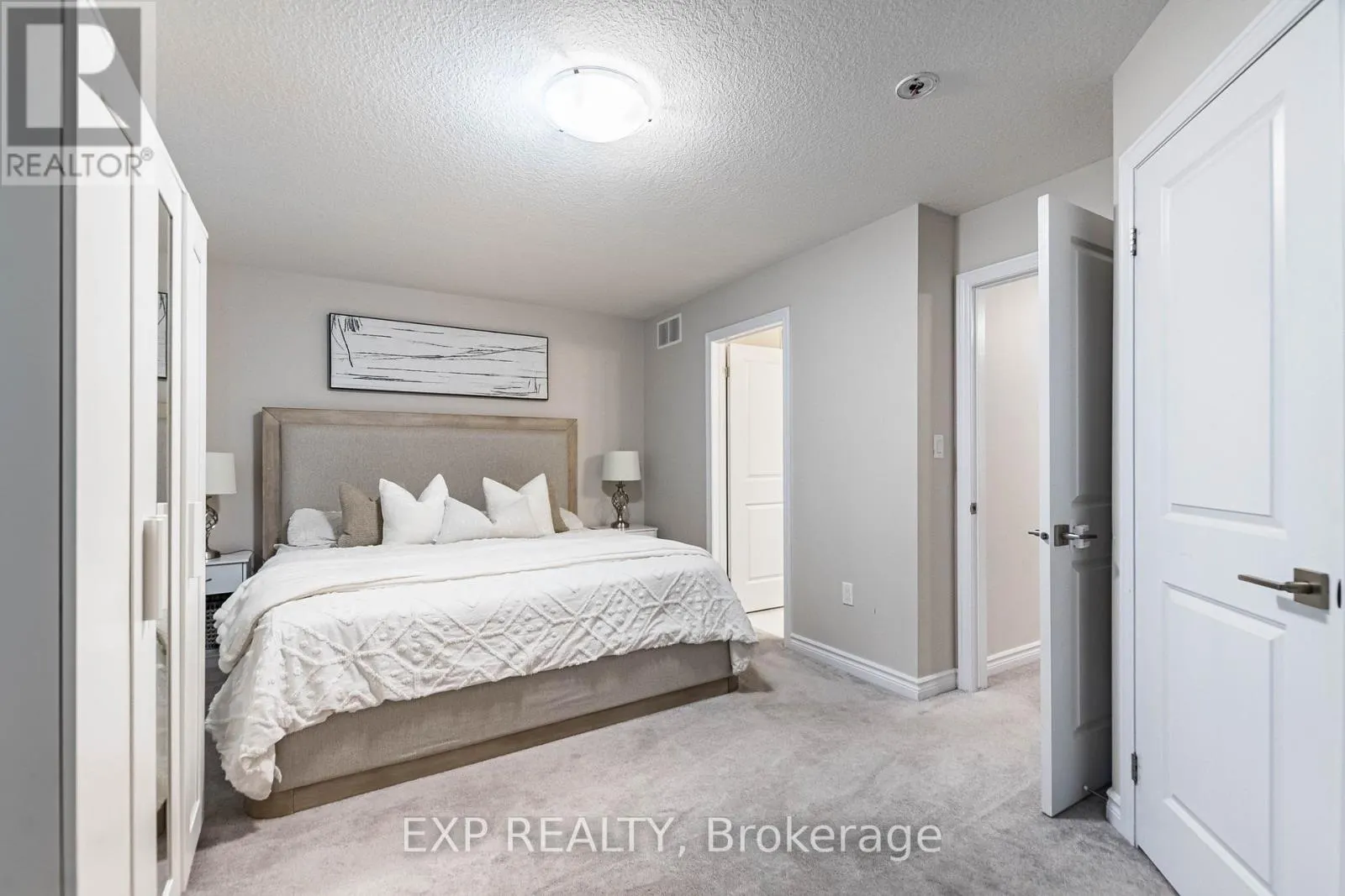 7 - 445 ONTARIO STREET S