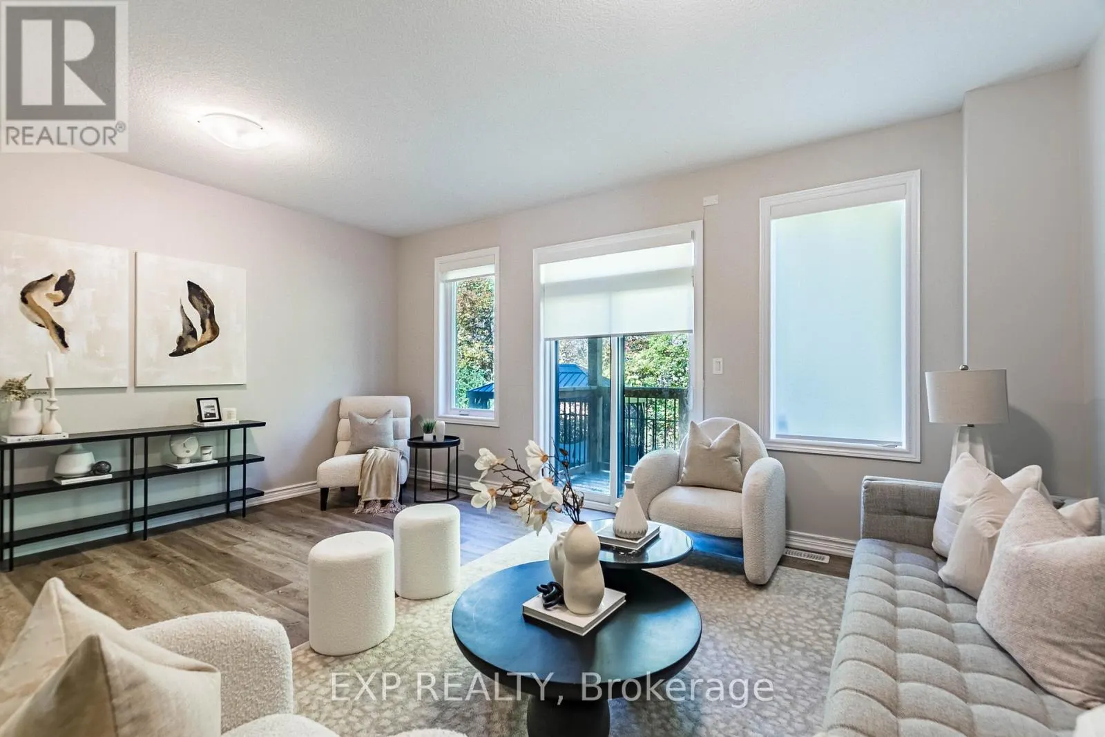 7 - 445 ONTARIO STREET S