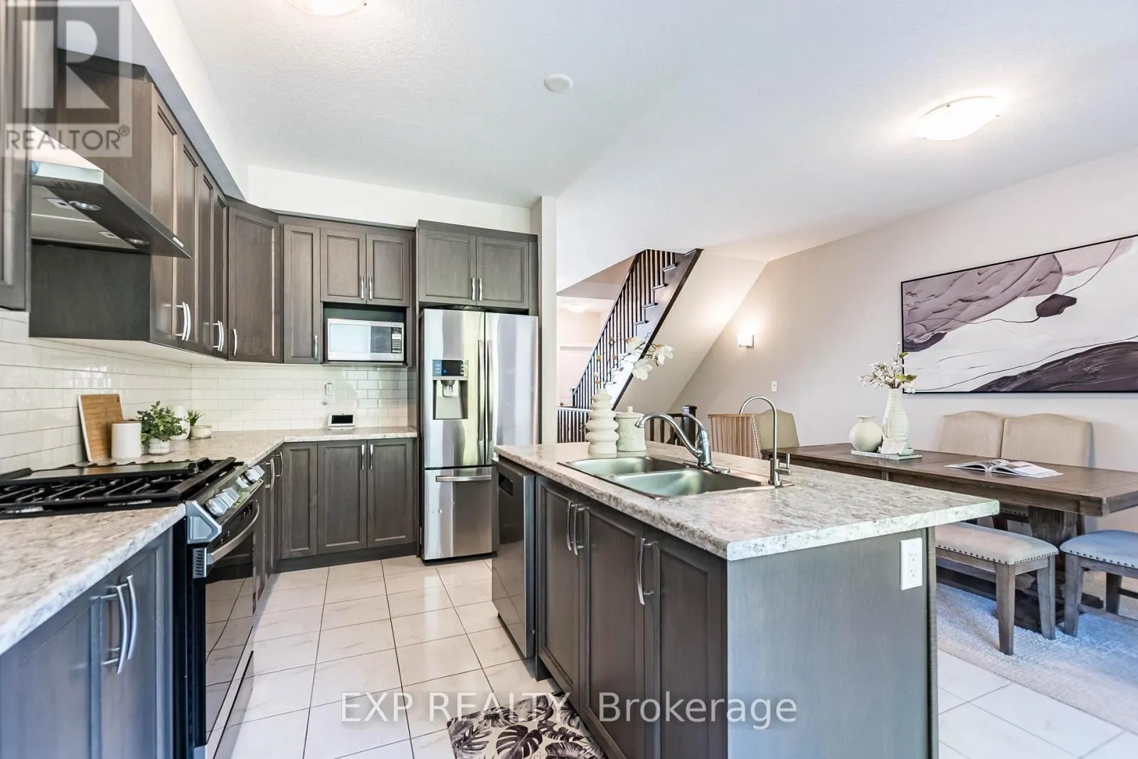 7 - 445 ONTARIO STREET S