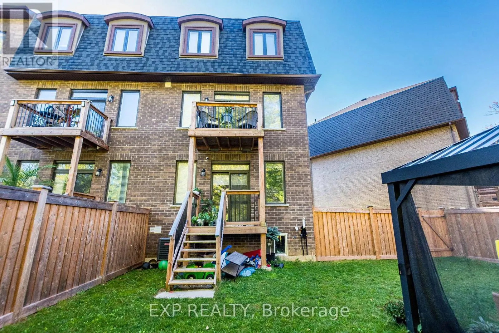 7 - 445 ONTARIO STREET S