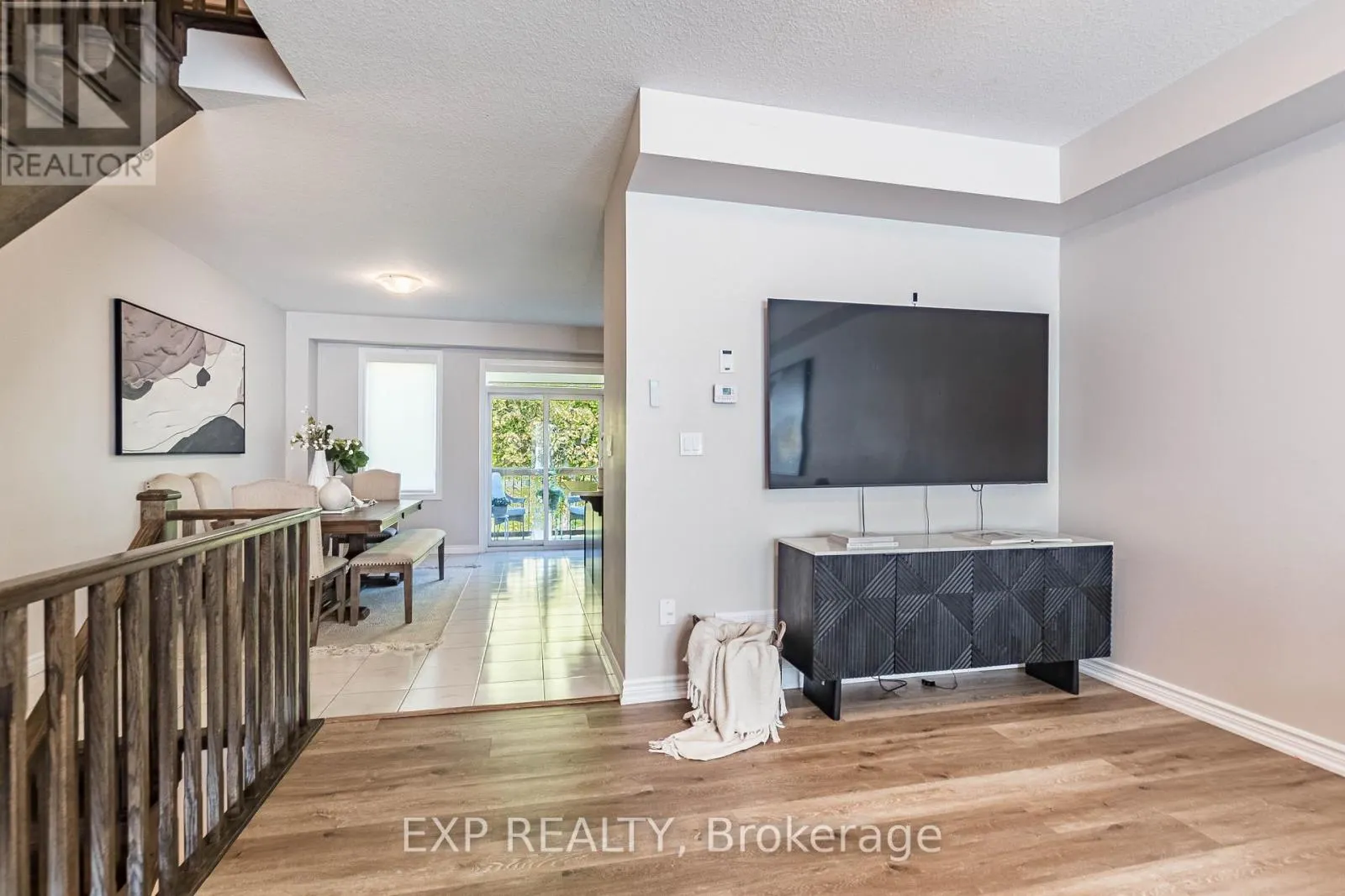 7 - 445 ONTARIO STREET S