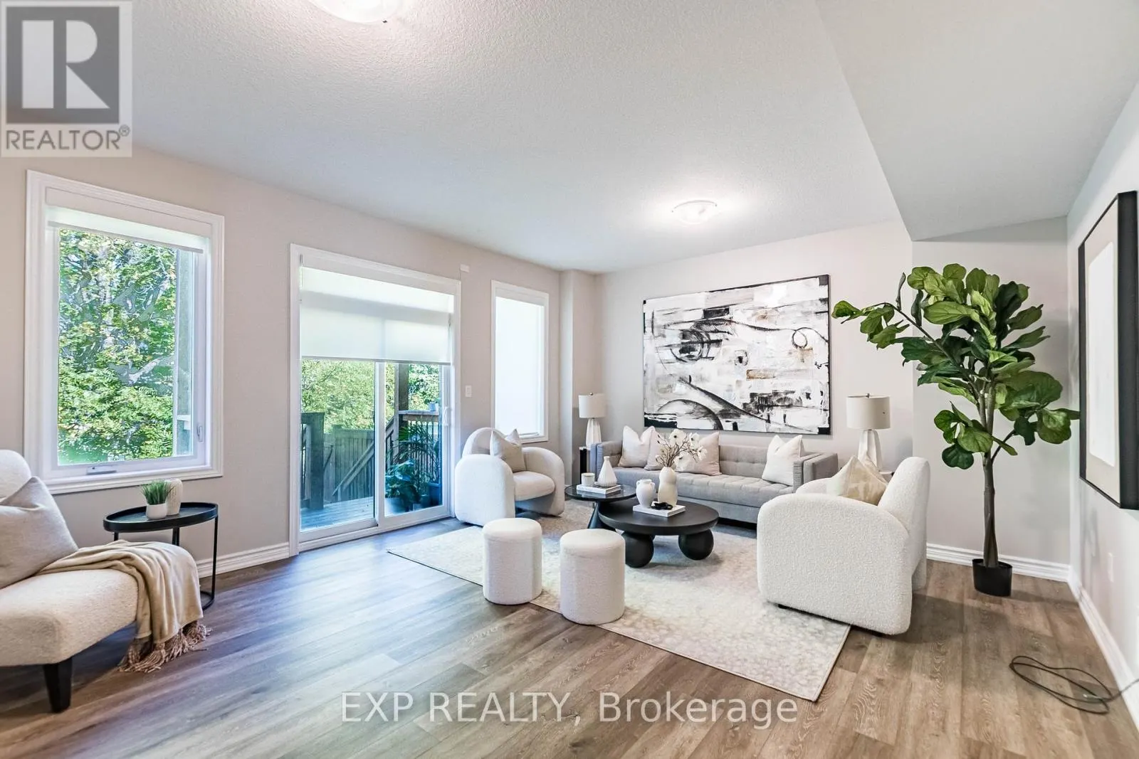 7 - 445 ONTARIO STREET S