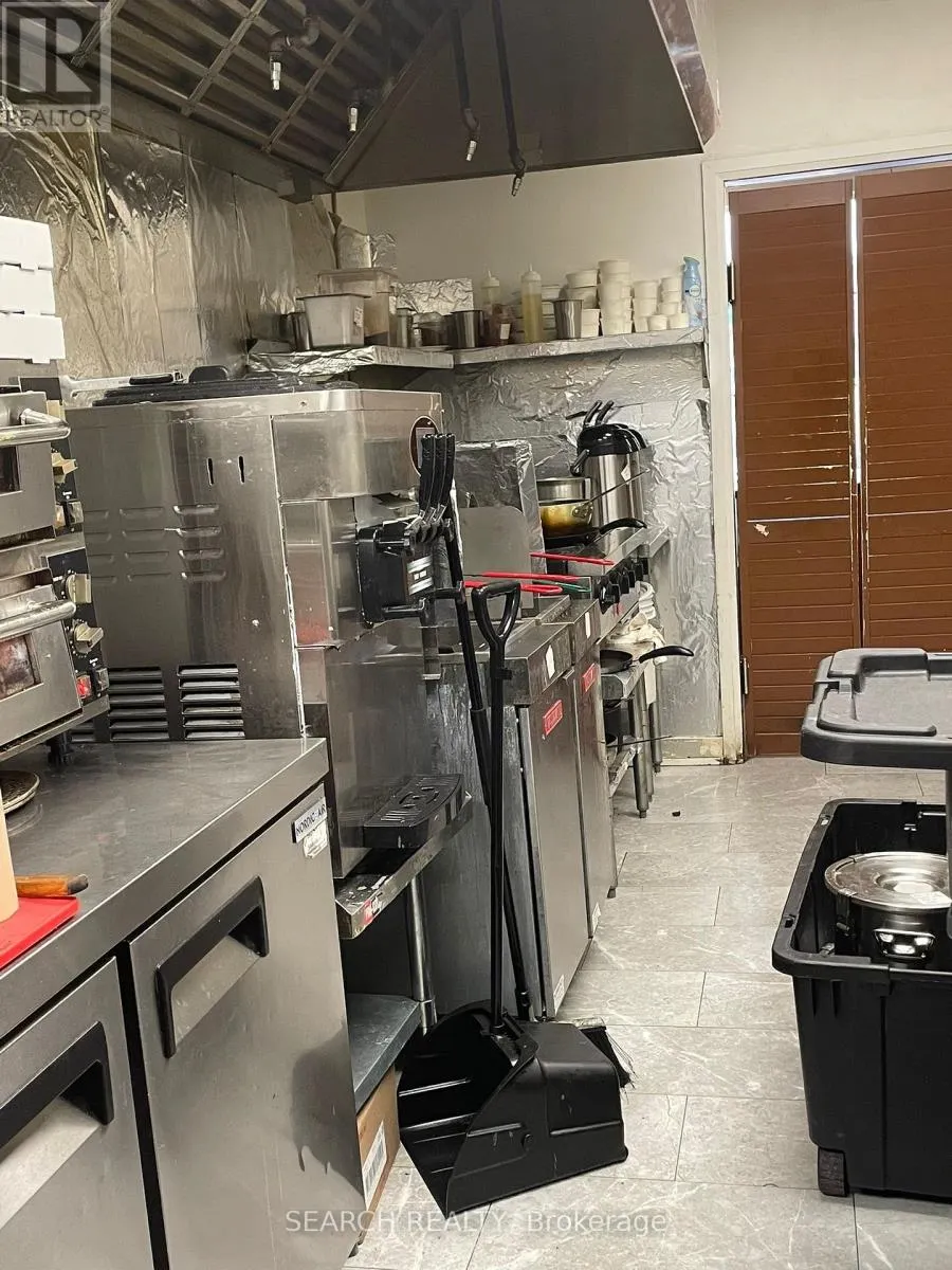 2 - 143 CLARENCE STREET