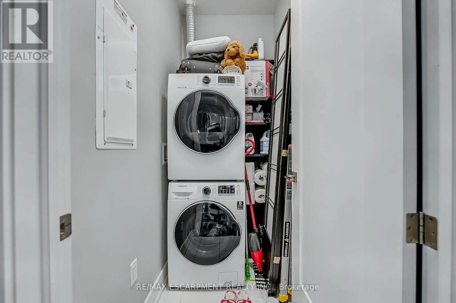 103 - 4040 UPPER MIDDLE ROAD