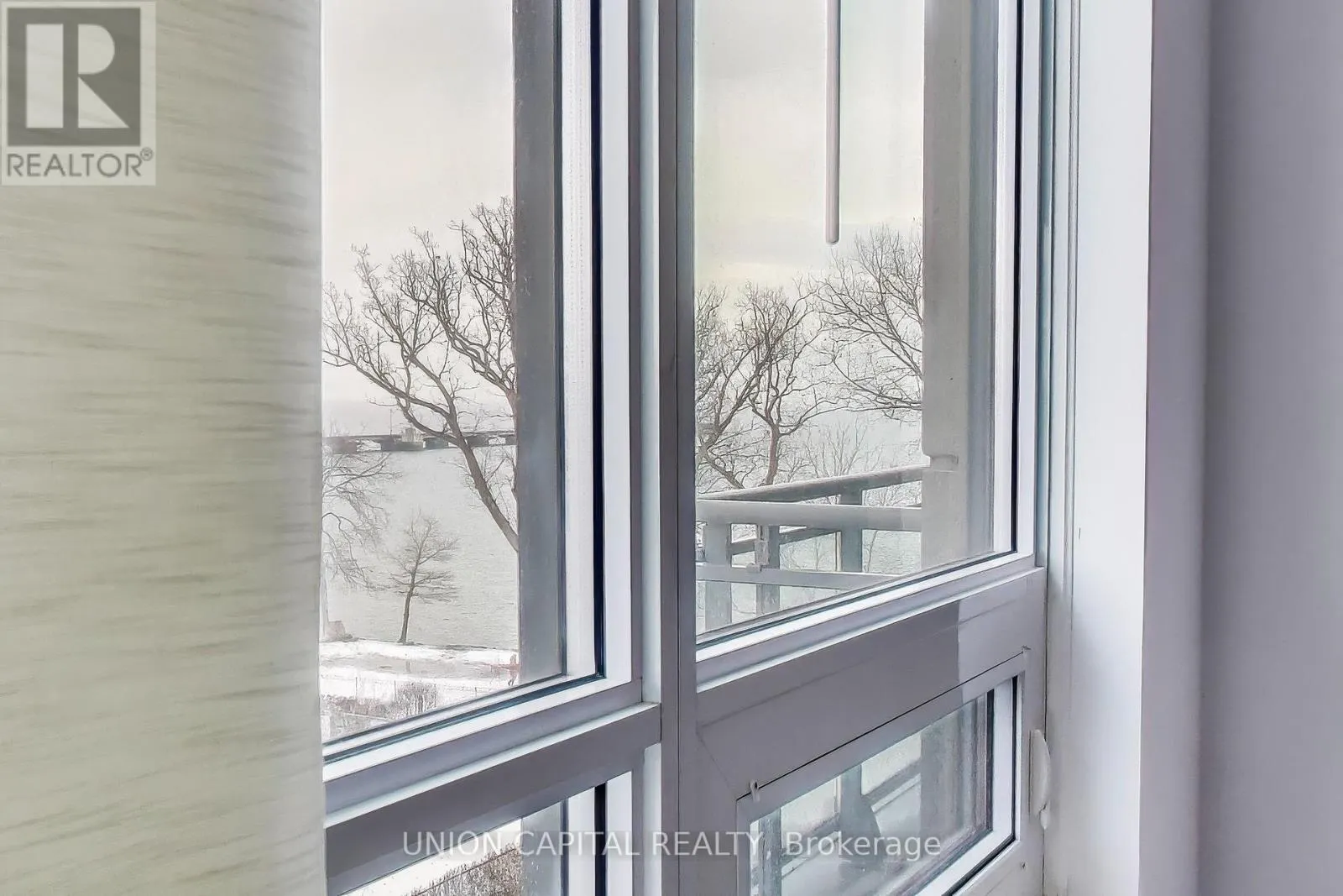 525 - 3500 LAKESHORE ROAD W