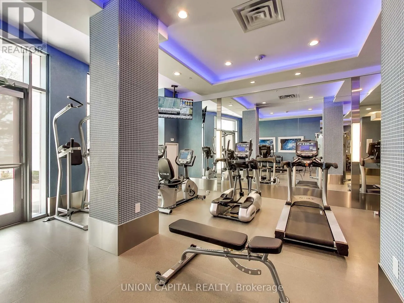 525 - 3500 LAKESHORE ROAD W