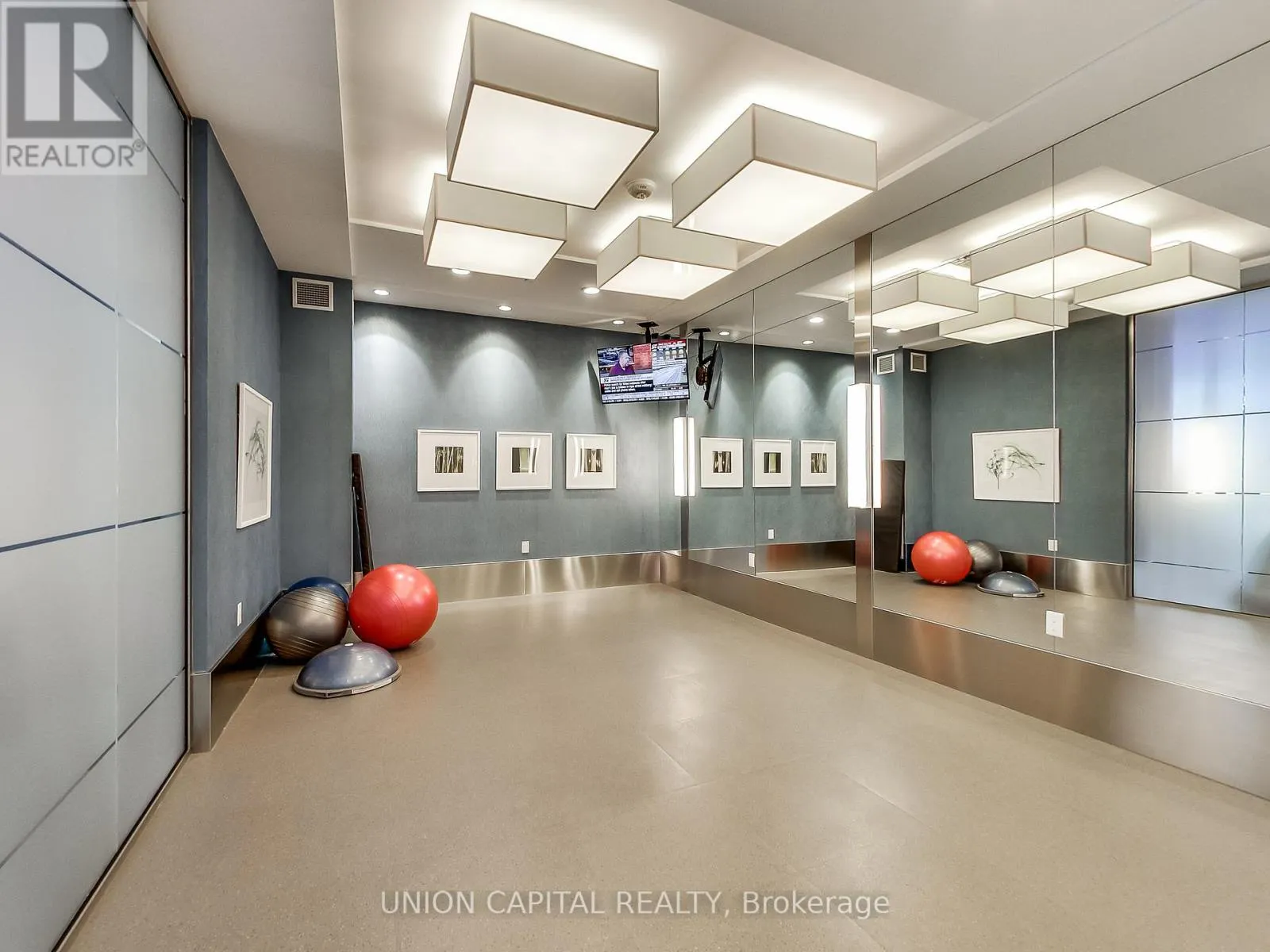 525 - 3500 LAKESHORE ROAD W