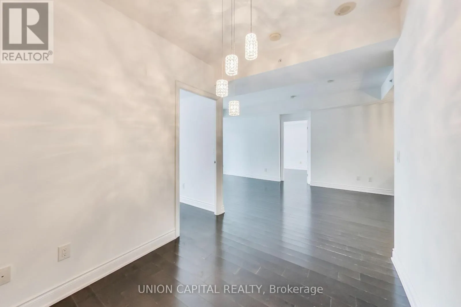 525 - 3500 LAKESHORE ROAD W