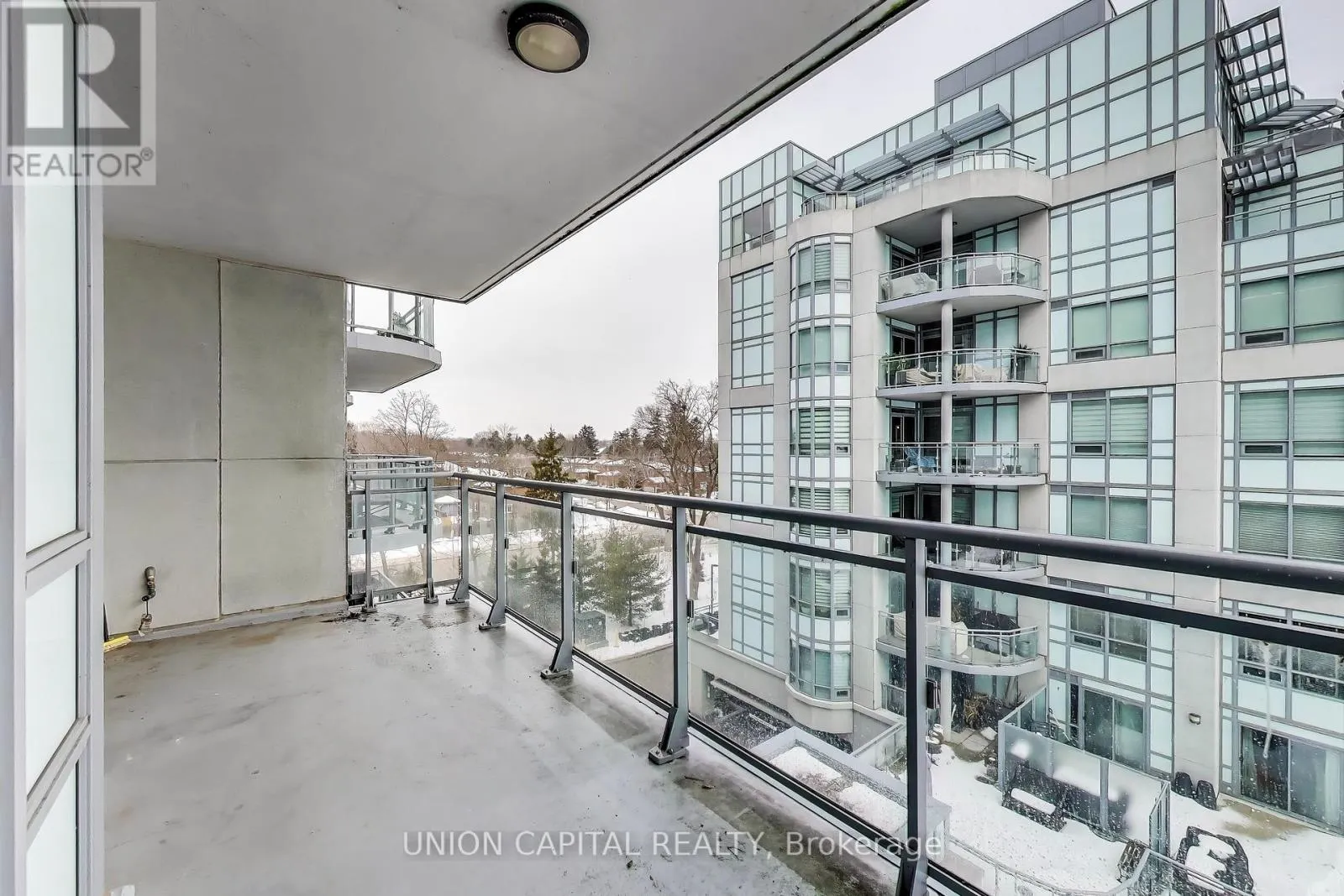 525 - 3500 LAKESHORE ROAD W