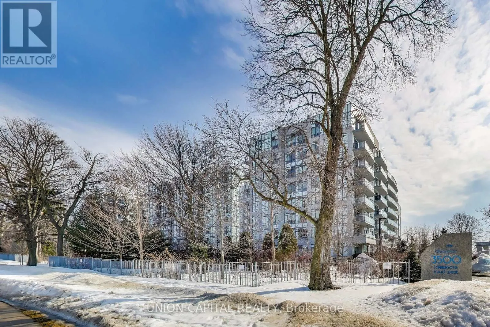 525 - 3500 LAKESHORE ROAD W
