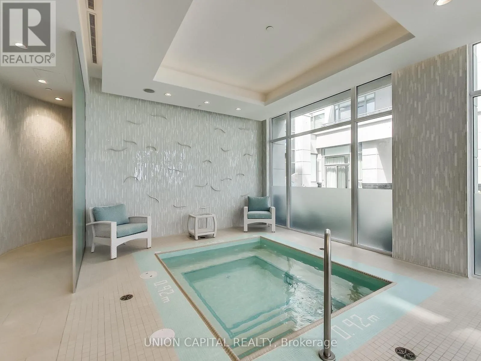 525 - 3500 LAKESHORE ROAD W