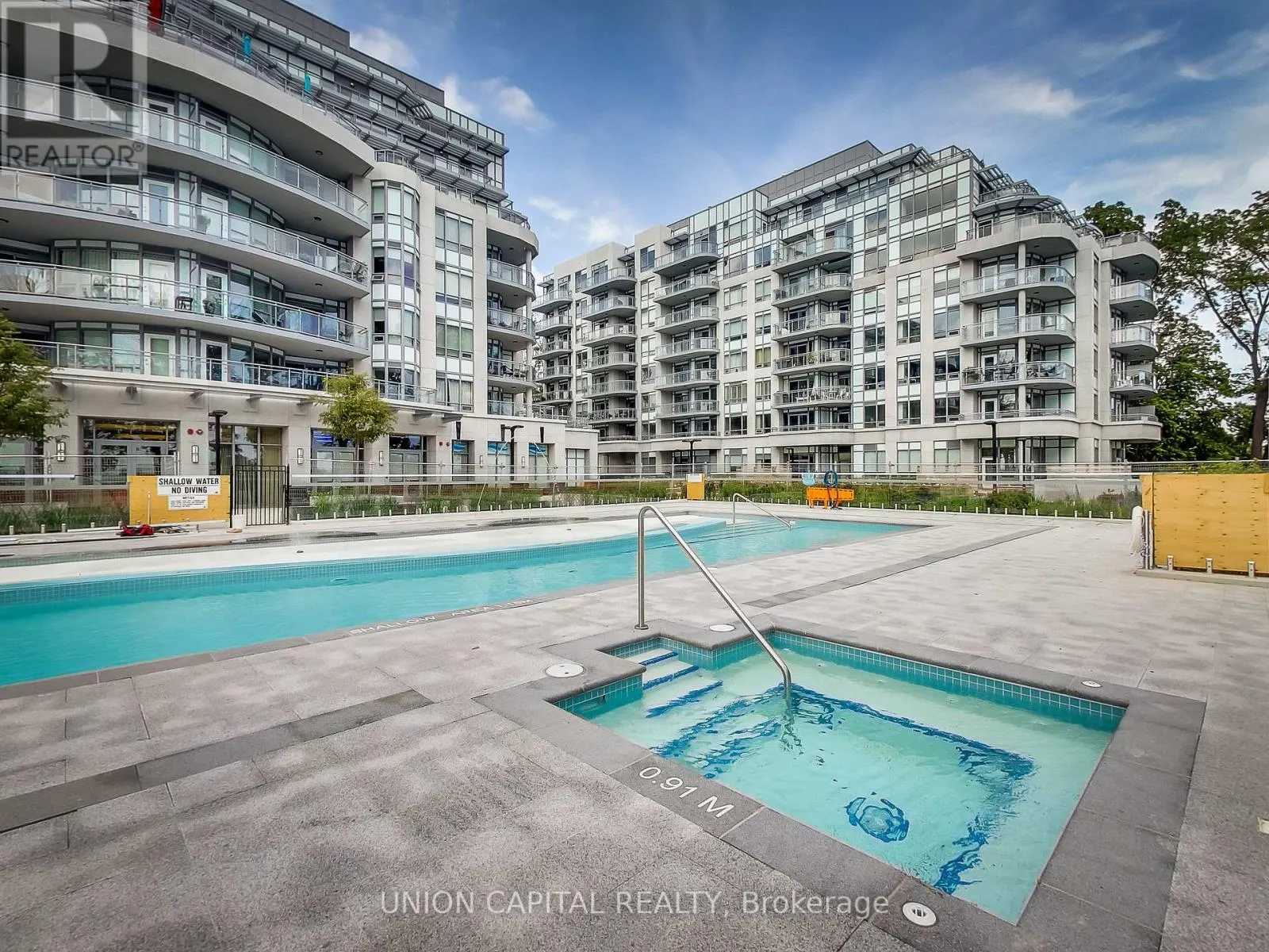 525 - 3500 LAKESHORE ROAD W