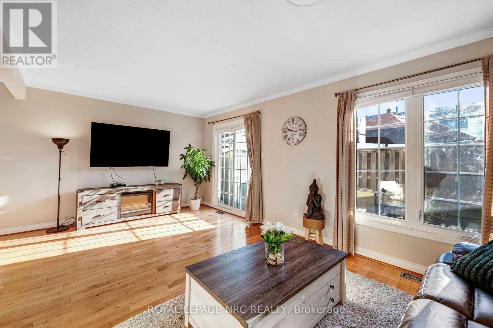 4 - 2232 UPPER MIDDLE ROAD, #4