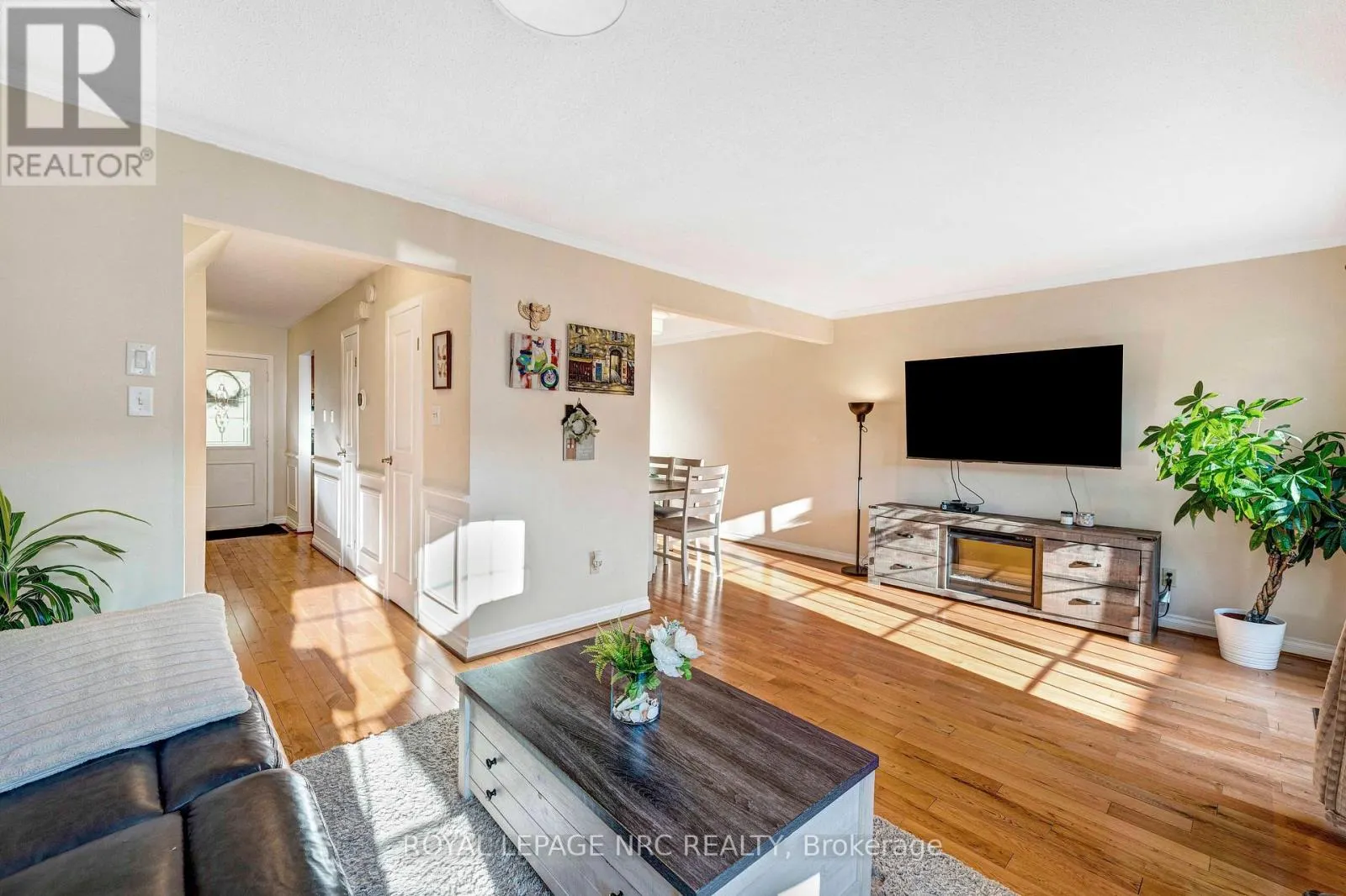 4 - 2232 UPPER MIDDLE ROAD, #4