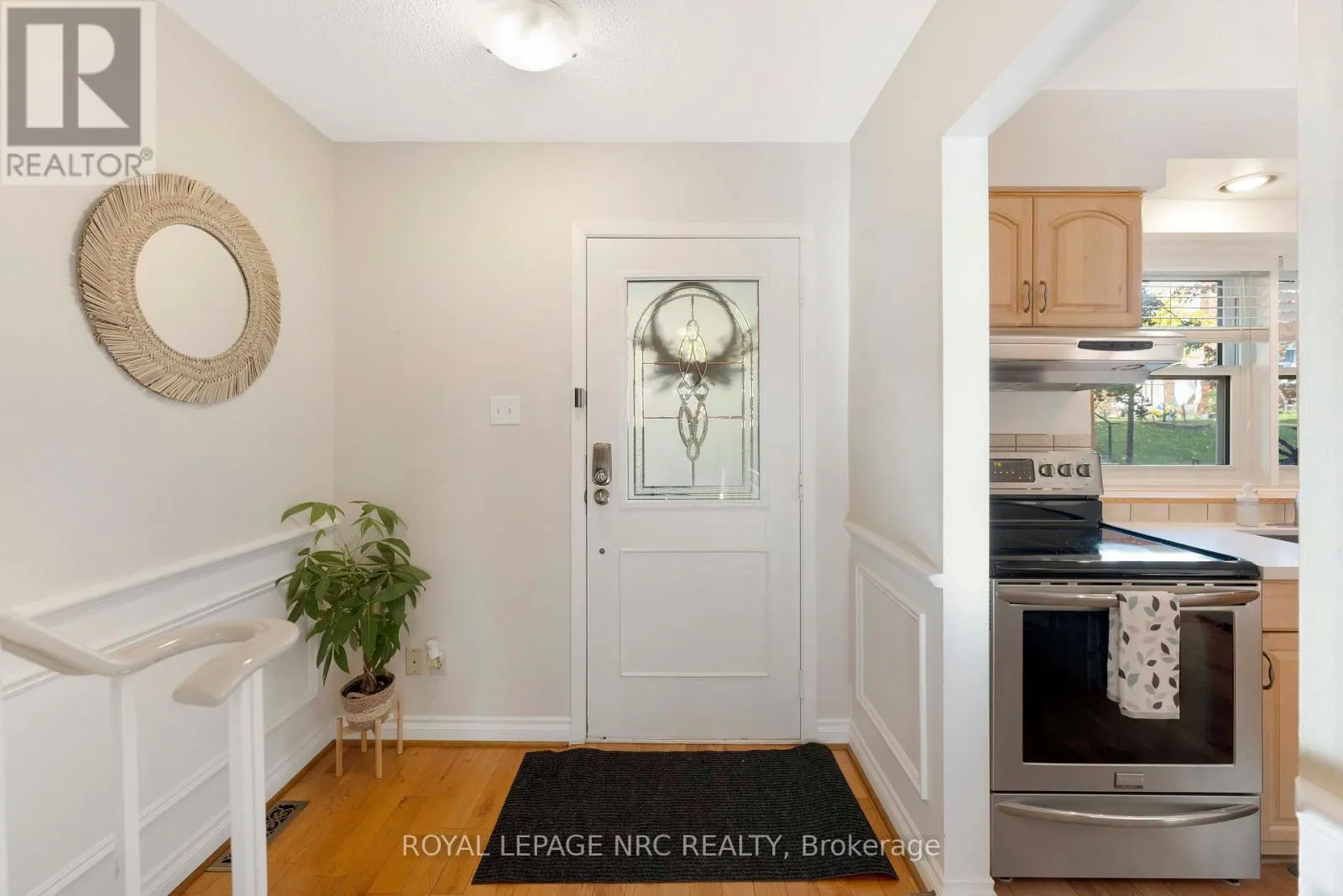 4 - 2232 UPPER MIDDLE ROAD, #4