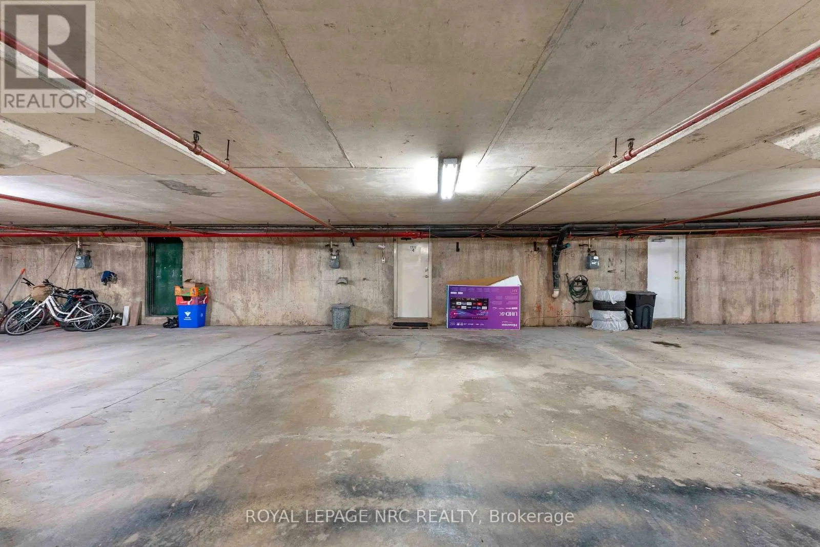 4 - 2232 UPPER MIDDLE ROAD, #4