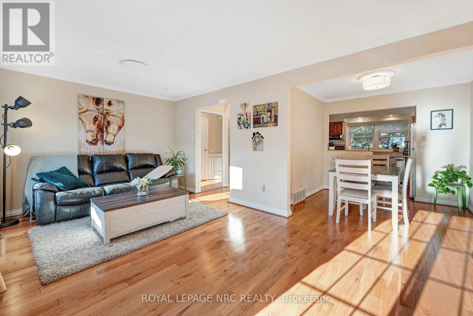 4 - 2232 UPPER MIDDLE ROAD, #4