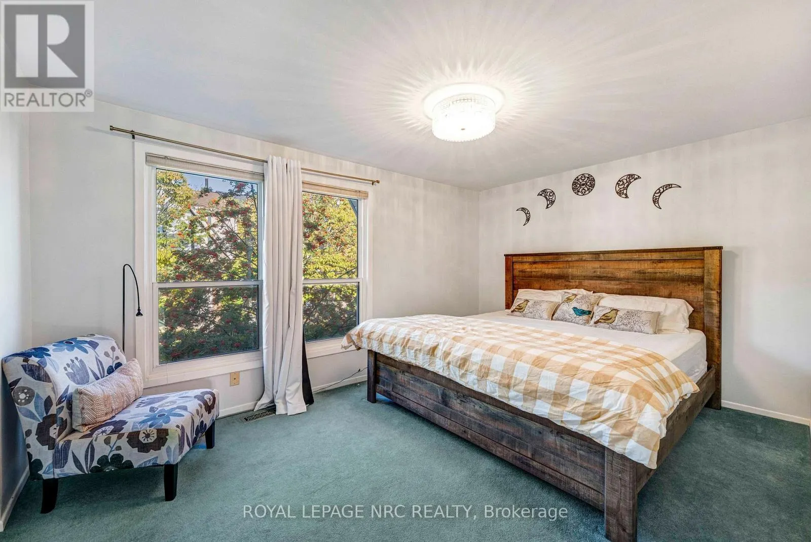 4 - 2232 UPPER MIDDLE ROAD, #4