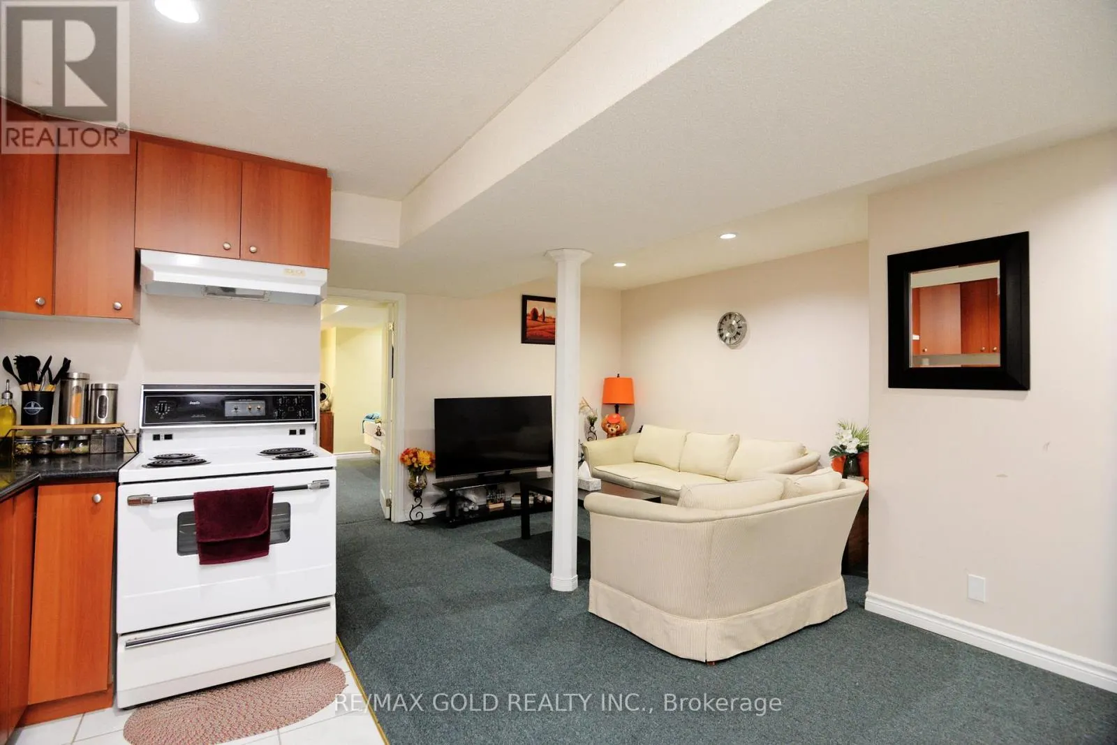 37 PRAIRIE ROSE CIRCLE