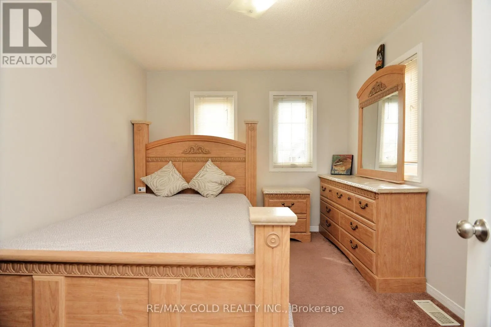 37 PRAIRIE ROSE CIRCLE