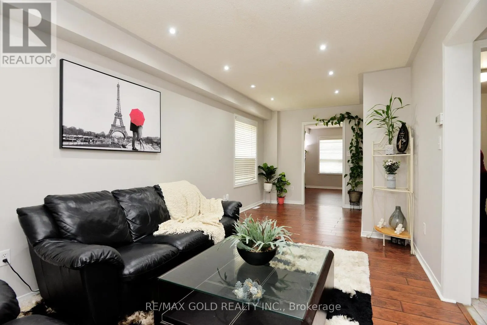 37 PRAIRIE ROSE CIRCLE