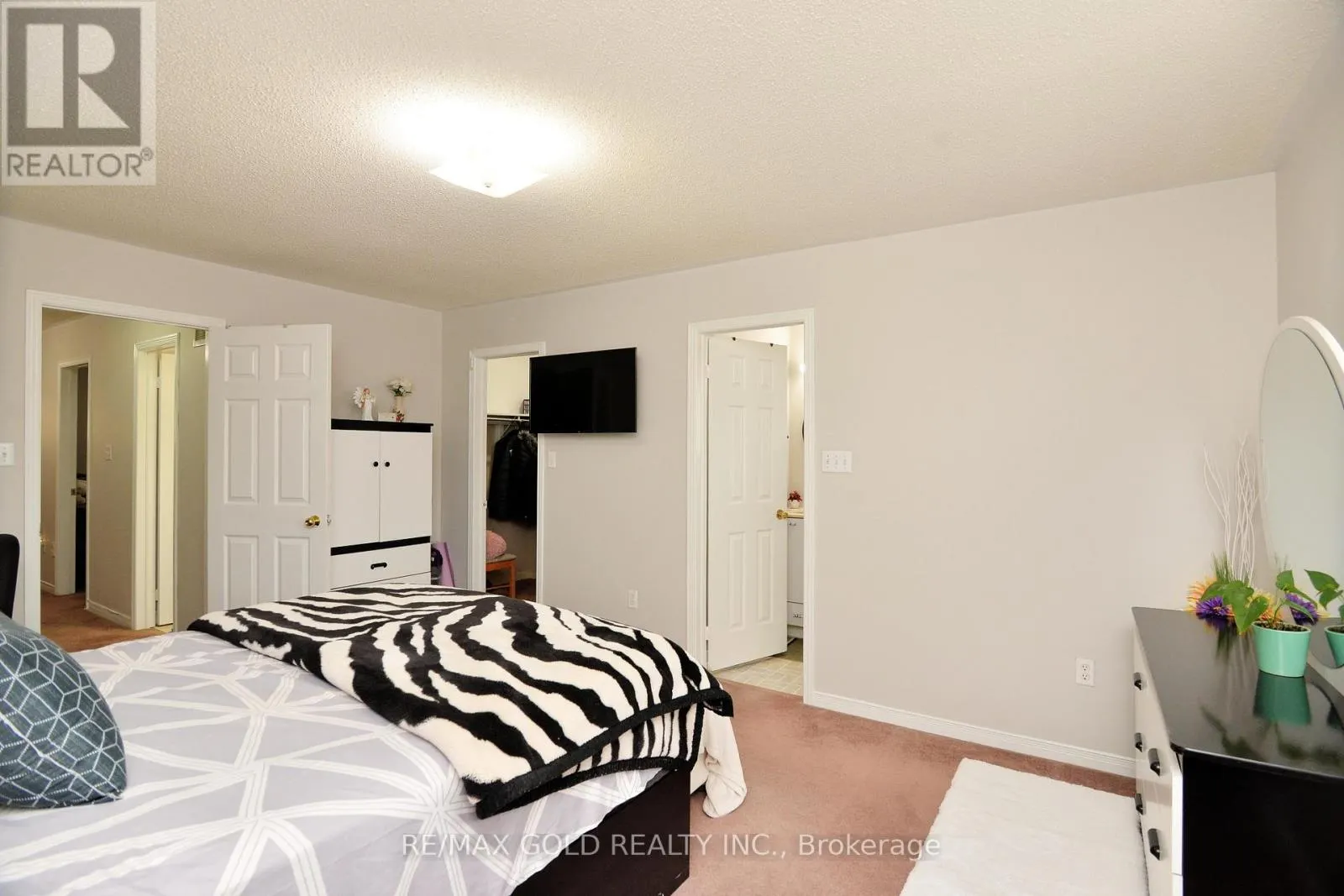 37 PRAIRIE ROSE CIRCLE