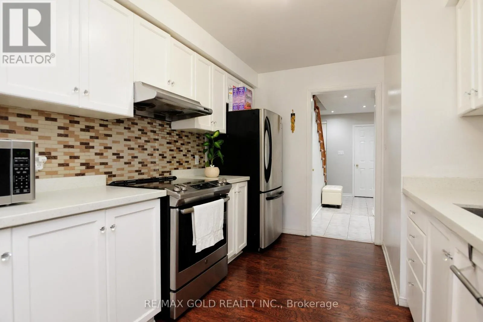 37 PRAIRIE ROSE CIRCLE