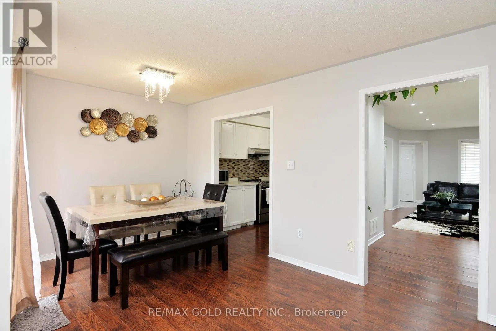 37 PRAIRIE ROSE CIRCLE