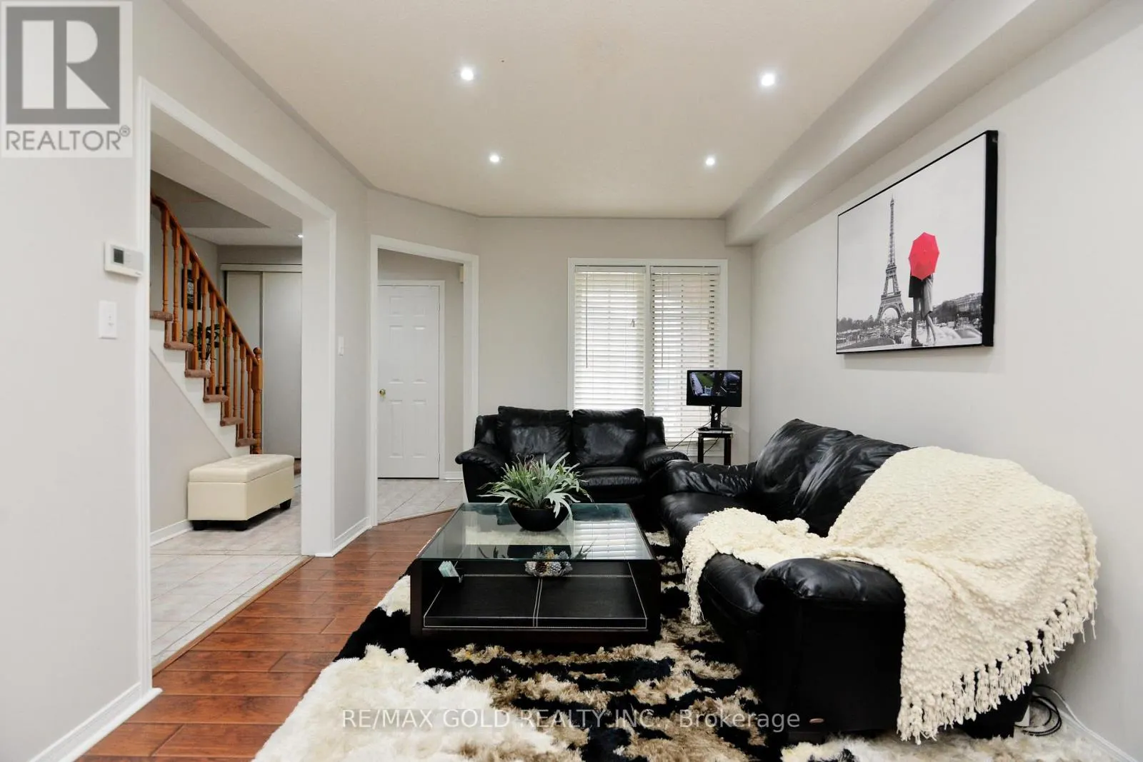 37 PRAIRIE ROSE CIRCLE