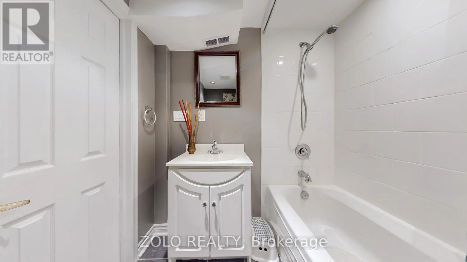 21 RIVER HEIGHTS DRIVE