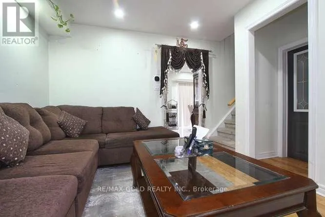 88 RIDGEMORE CRESCENT