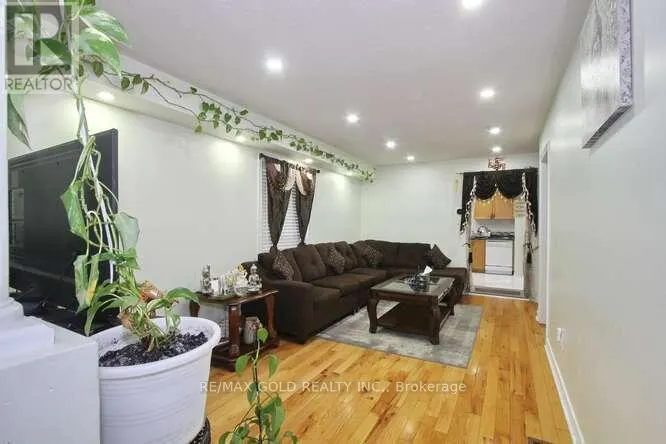 88 RIDGEMORE CRESCENT