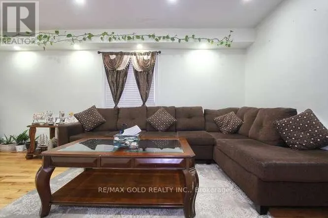 88 RIDGEMORE CRESCENT