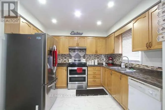 88 RIDGEMORE CRESCENT