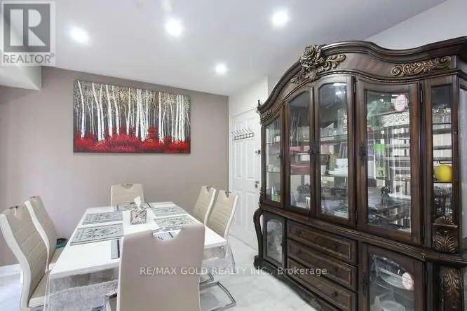 88 RIDGEMORE CRESCENT