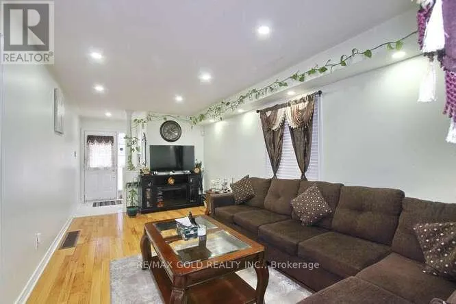 88 RIDGEMORE CRESCENT