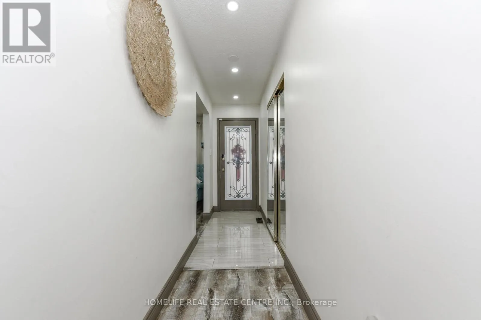 20 OLEANDER CRESCENT