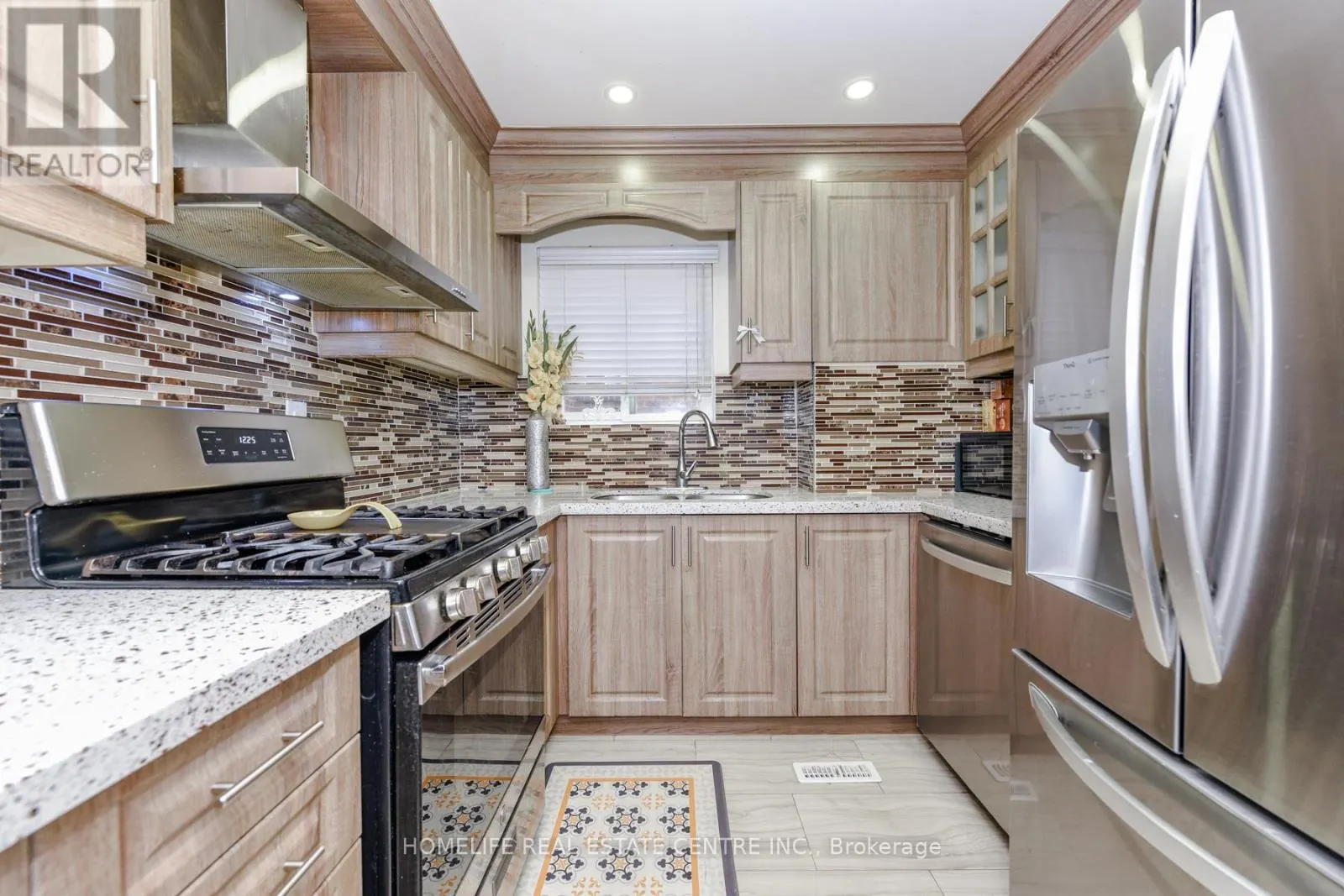 20 OLEANDER CRESCENT