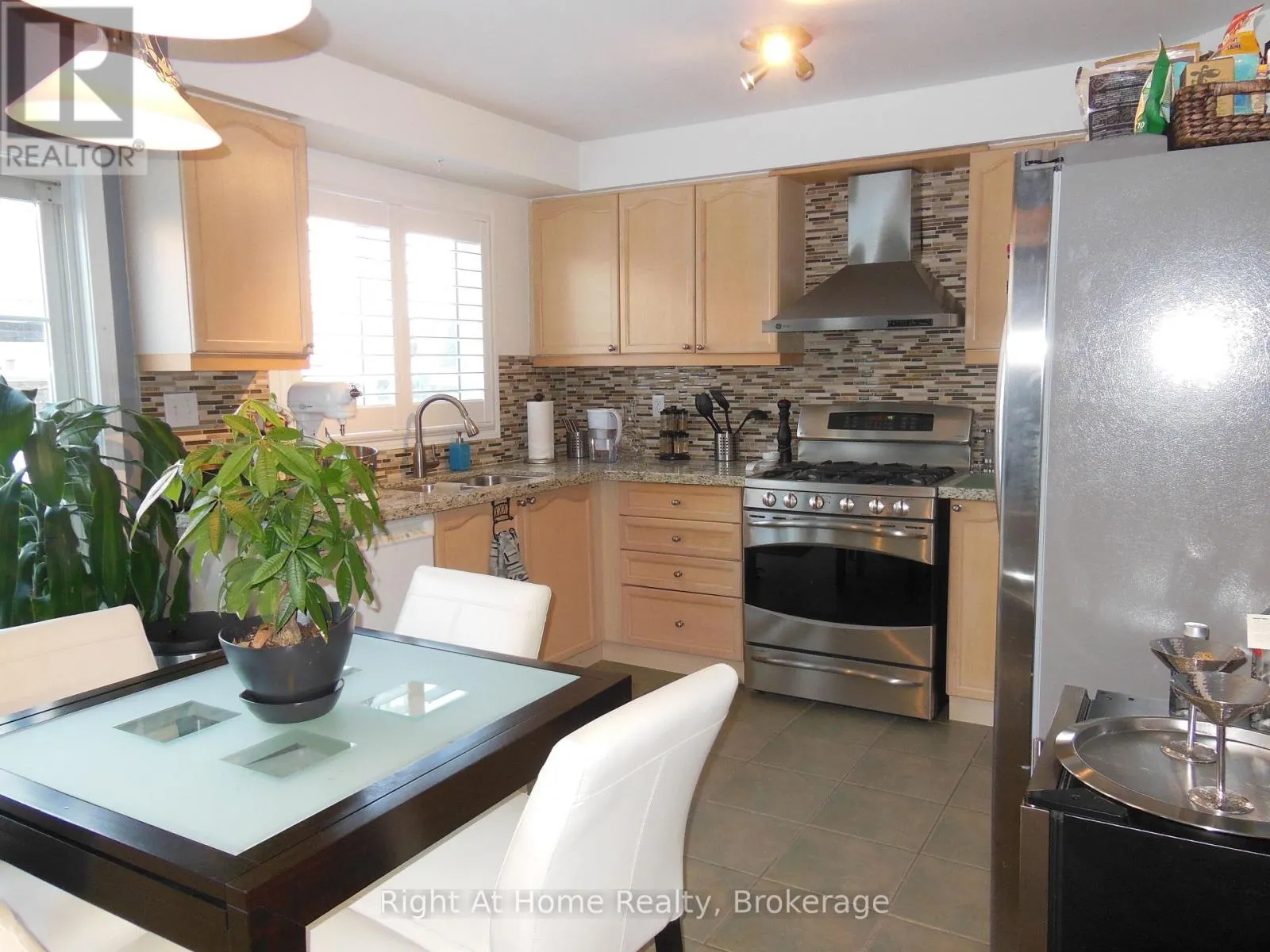 411 CEDAR HEDGE ROAD