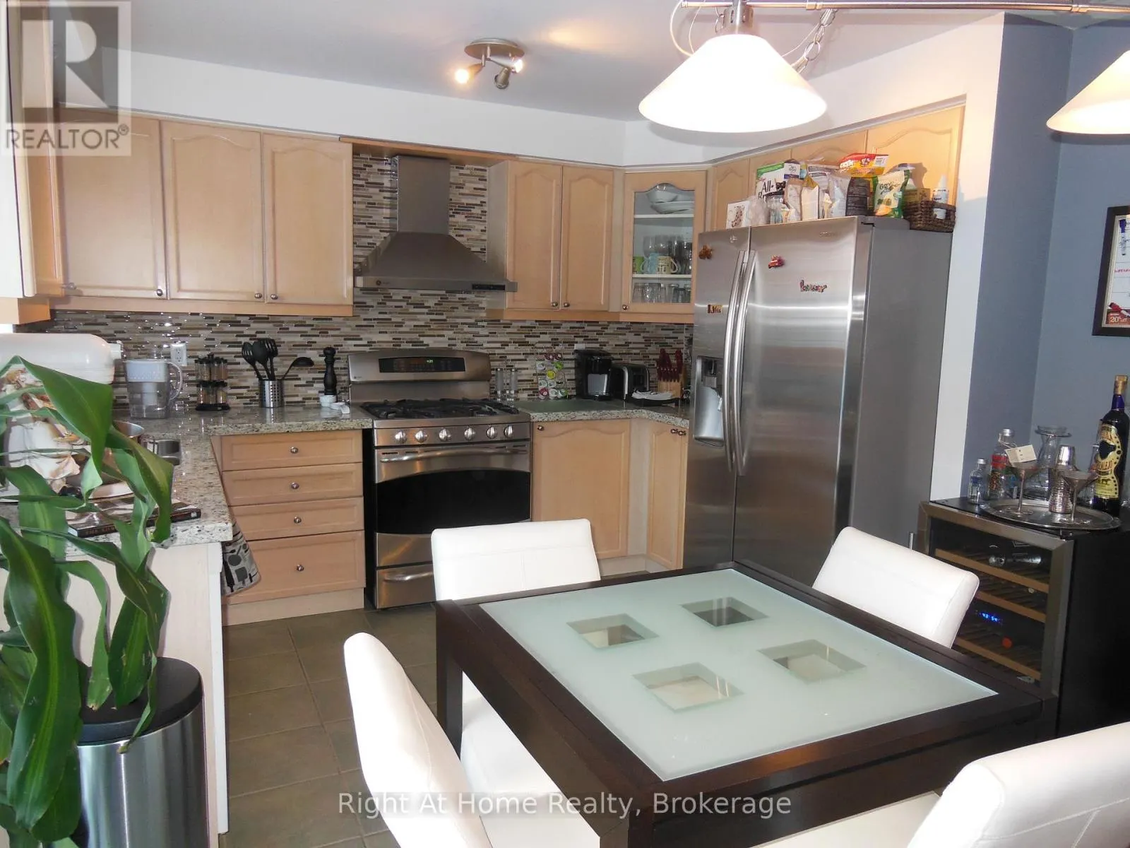 411 CEDAR HEDGE ROAD