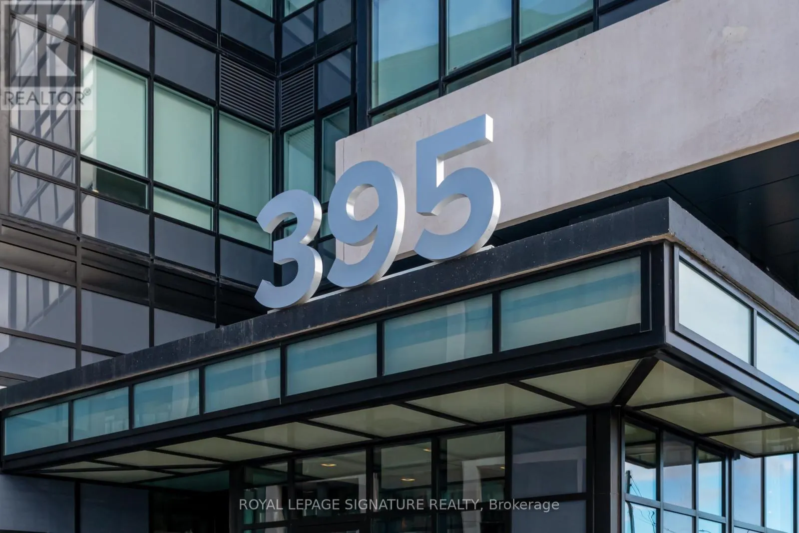 631 - 395 DUNDAS STREET W