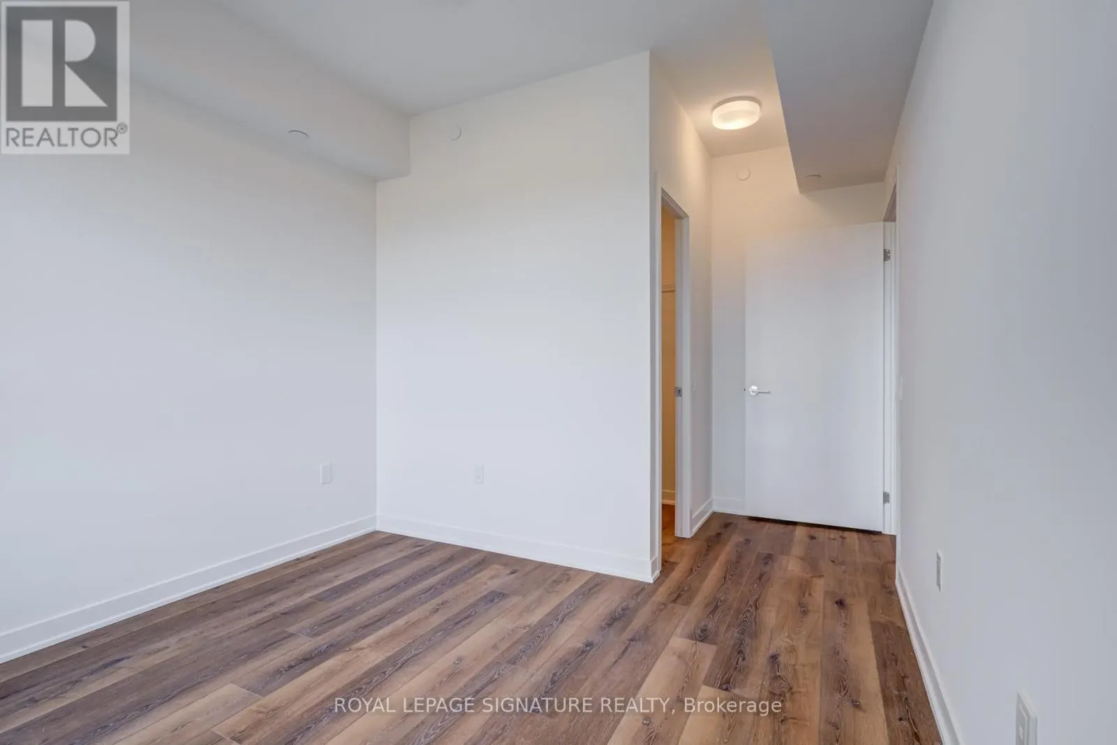 631 - 395 DUNDAS STREET W