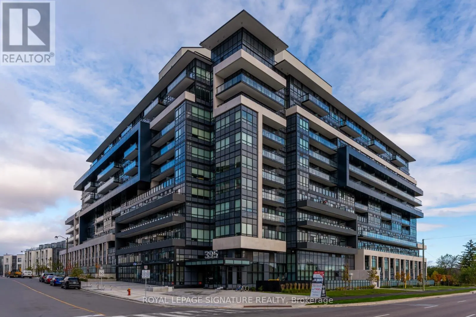 631 - 395 DUNDAS STREET W