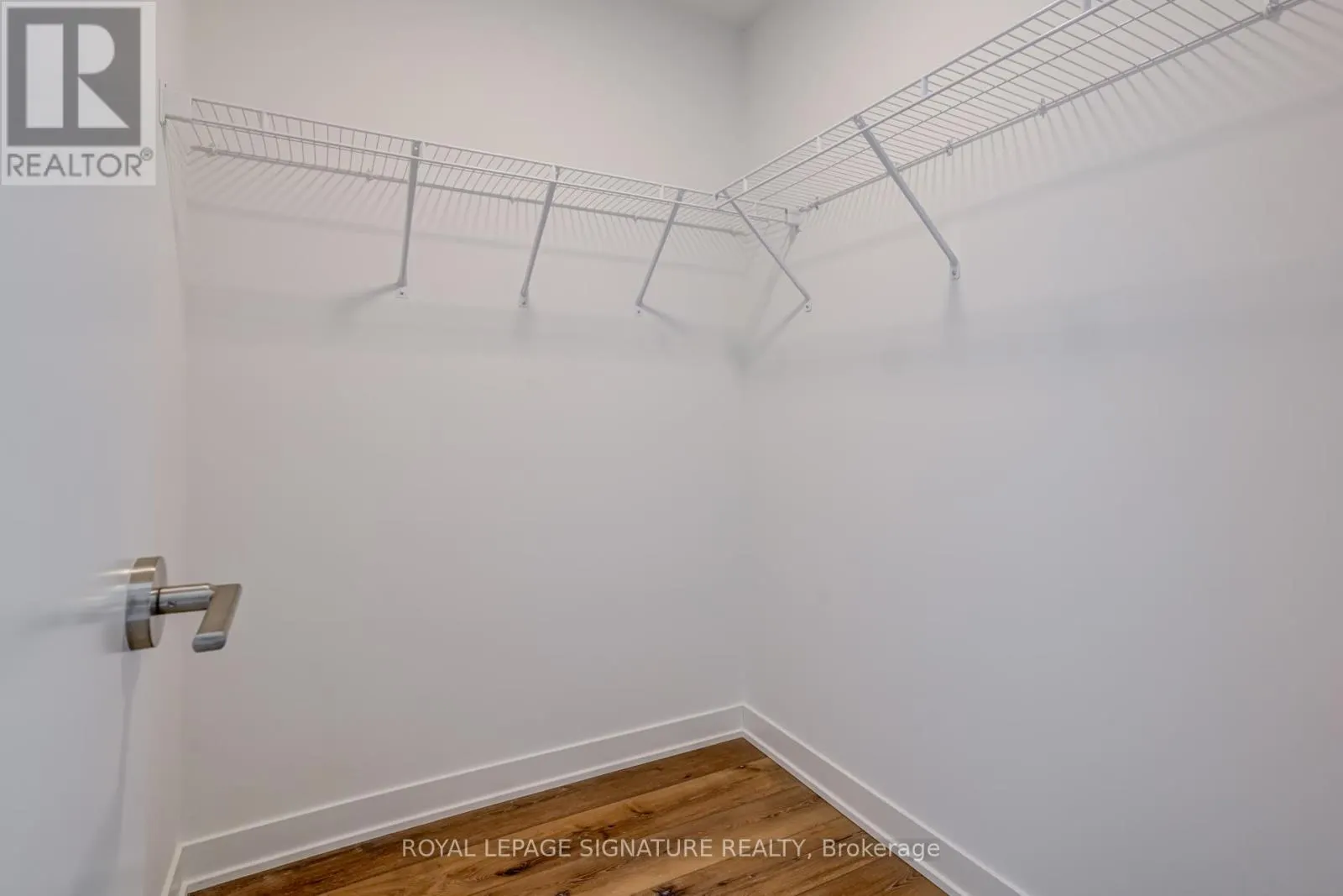 631 - 395 DUNDAS STREET W