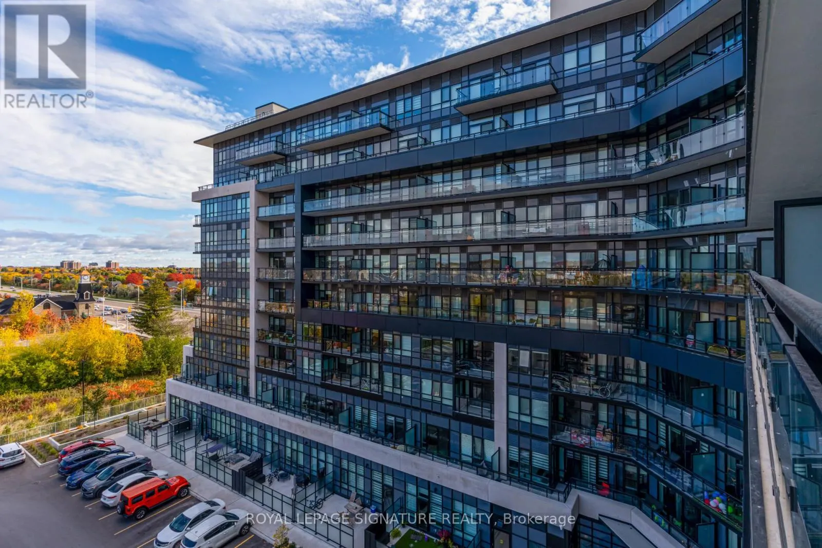 631 - 395 DUNDAS STREET W