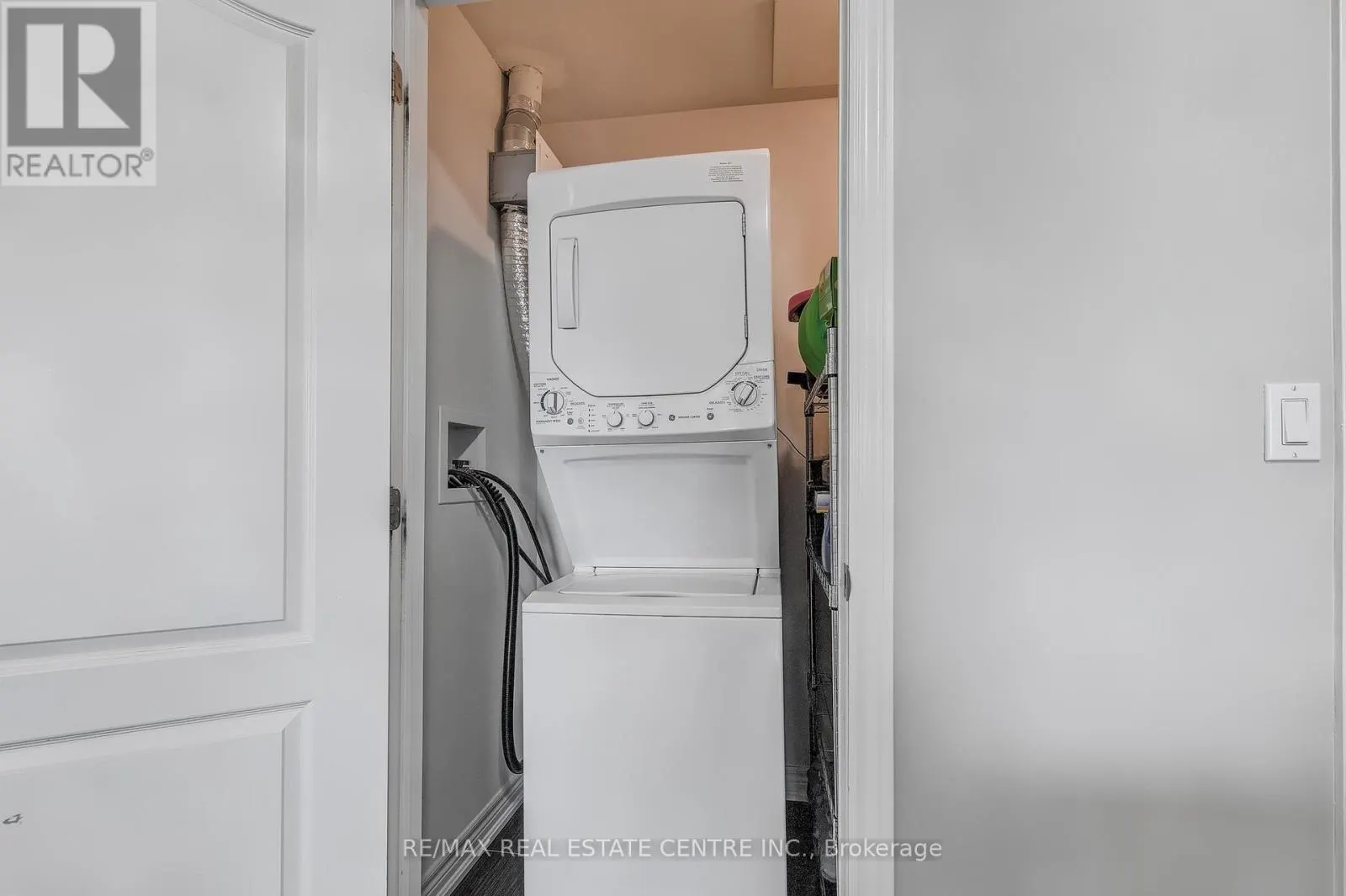 404 - 1421 COSTIGAN ROAD