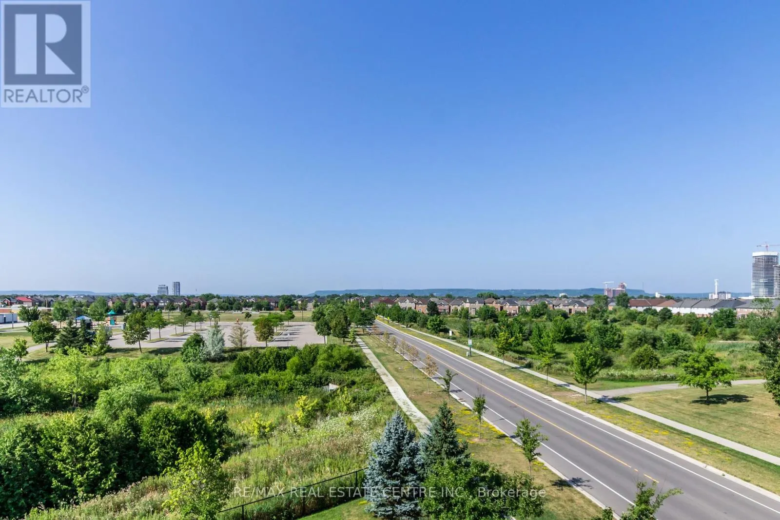 404 - 1421 COSTIGAN ROAD