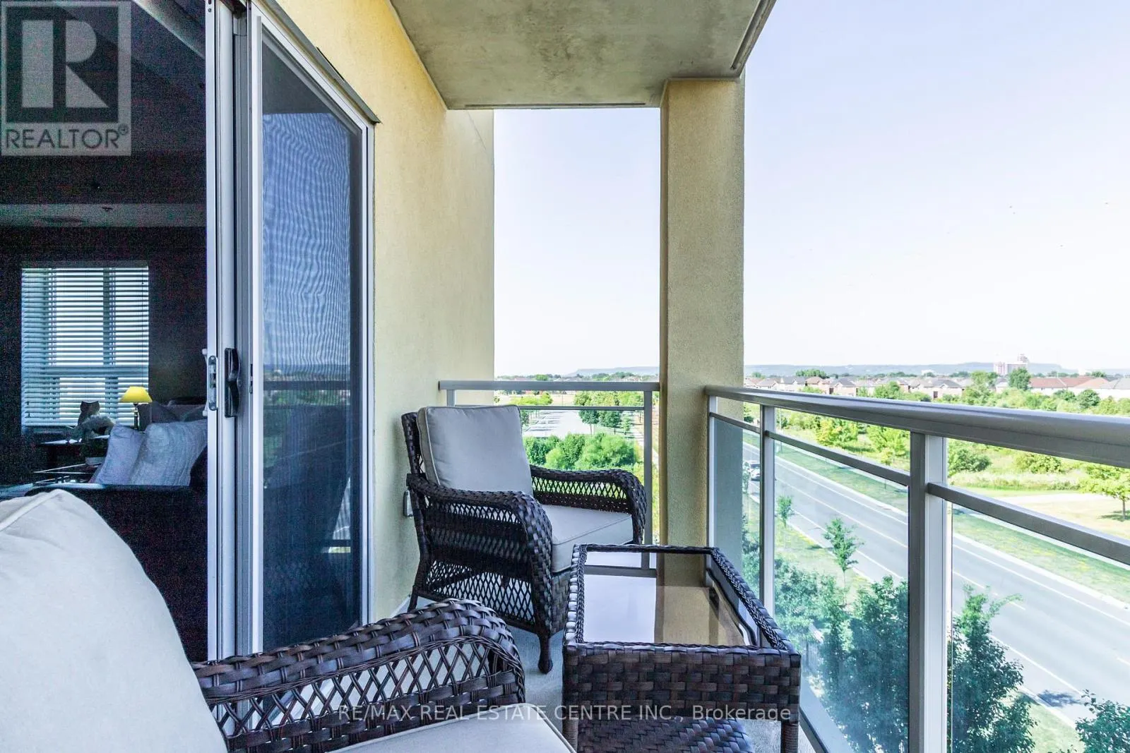 404 - 1421 COSTIGAN ROAD